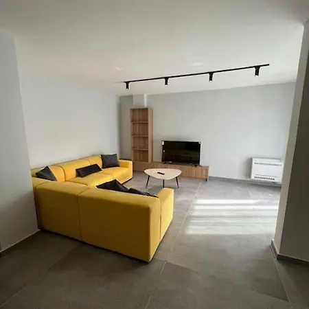 Apartment 5th Floor 2+1 Qerret *