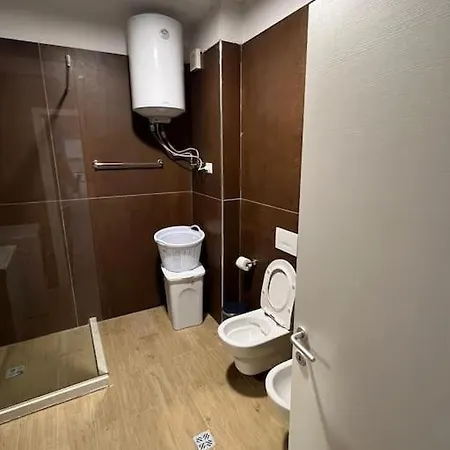 5th Floor 2+1 Qerret * Golem (Tirana)